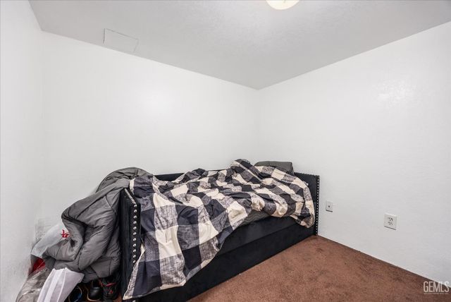 209 Pacific Avenue, Shafter, CA 93263