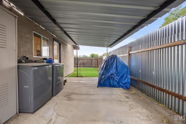 209 Pacific Avenue, Shafter, CA 93263