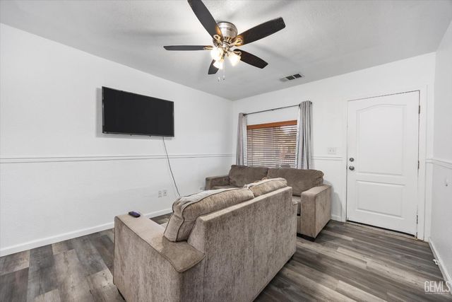 209 Pacific Avenue, Shafter, CA 93263