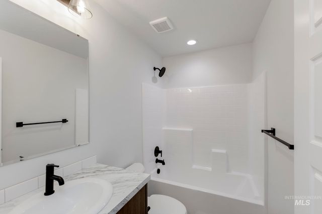 17732 N Boone Peak Ave, Nampa, ID 83687