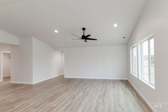 17732 N Boone Peak Ave, Nampa, ID 83687