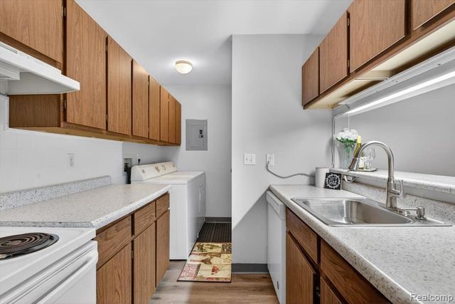 3121 Sunnyside Court, Lake Orion, MI 48360