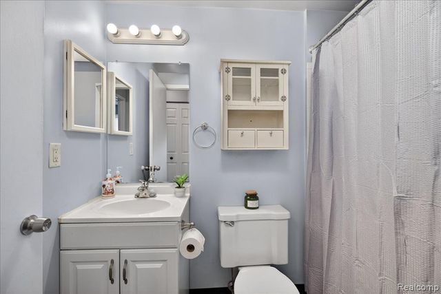 3121 Sunnyside Court, Lake Orion, MI 48360