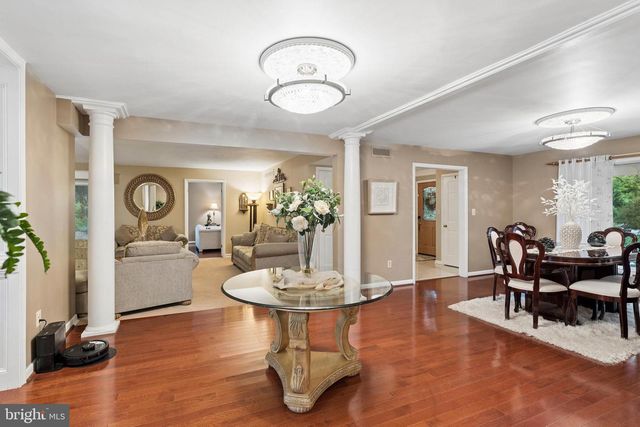 300 CHAPELWOOD LN, Lutherville Timonium, MD 21093