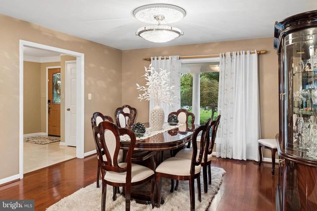 300 CHAPELWOOD LN, Lutherville Timonium, MD 21093