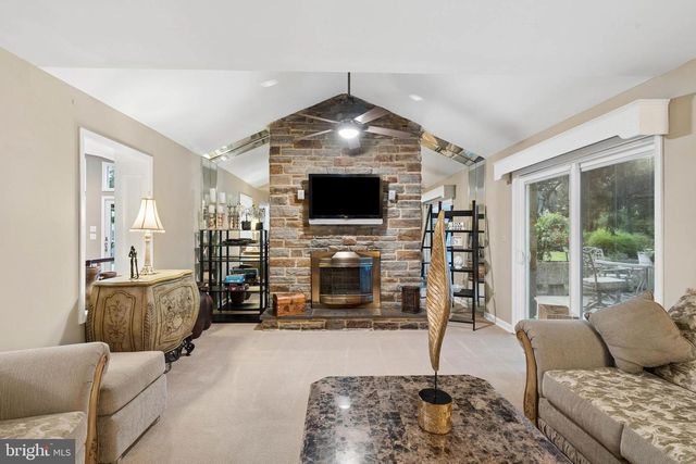 300 CHAPELWOOD LN, Lutherville Timonium, MD 21093