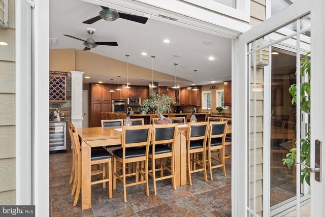 300 CHAPELWOOD LN, Lutherville Timonium, MD 21093