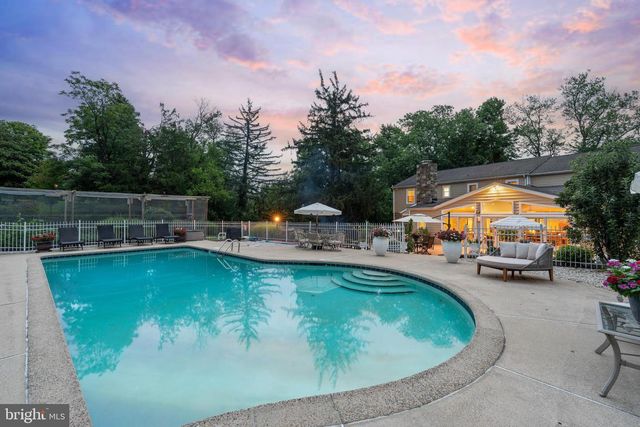 300 CHAPELWOOD LN, Lutherville Timonium, MD 21093