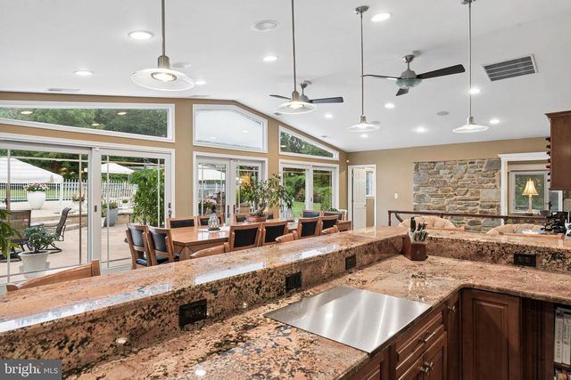 300 CHAPELWOOD LN, Lutherville Timonium, MD 21093