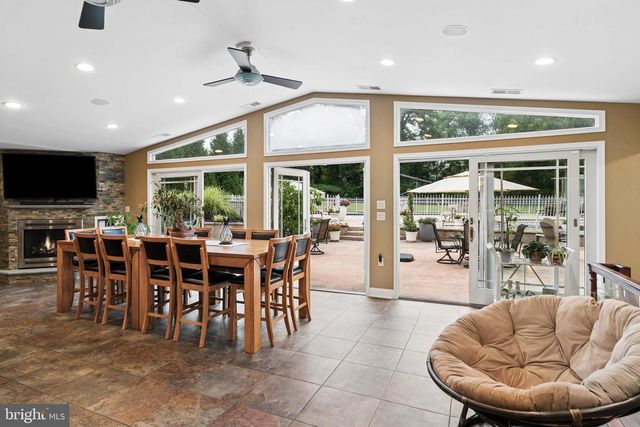 300 CHAPELWOOD LN, Lutherville Timonium, MD 21093