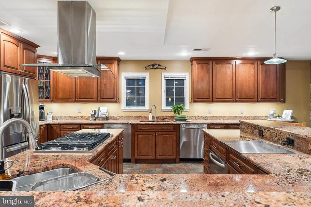 300 CHAPELWOOD LN, Lutherville Timonium, MD 21093