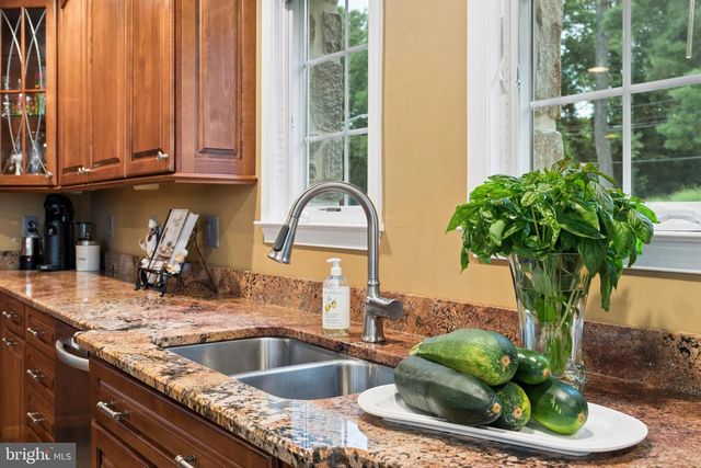 300 CHAPELWOOD LN, Lutherville Timonium, MD 21093