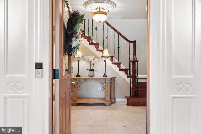 300 CHAPELWOOD LN, Lutherville Timonium, MD 21093