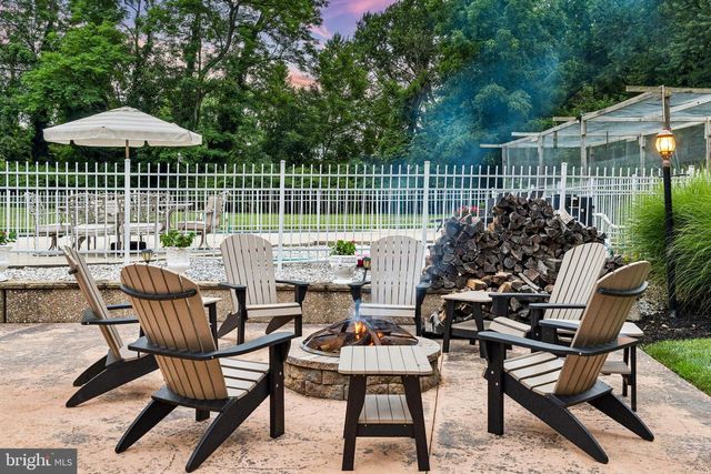 300 CHAPELWOOD LN, Lutherville Timonium, MD 21093