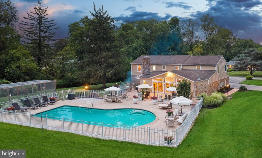 300 CHAPELWOOD LN, Lutherville Timonium, MD 21093