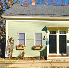5 Chestnut St 0, Newburyport, MA 01950