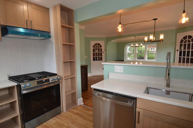 583 Fairview Avenue S, Saint Paul, MN 55116