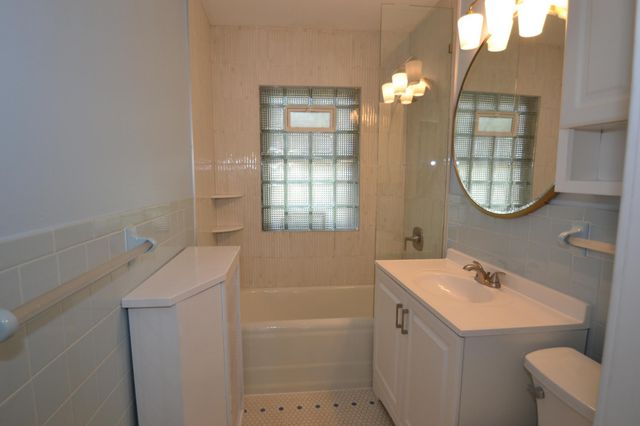 583 Fairview Avenue S, Saint Paul, MN 55116