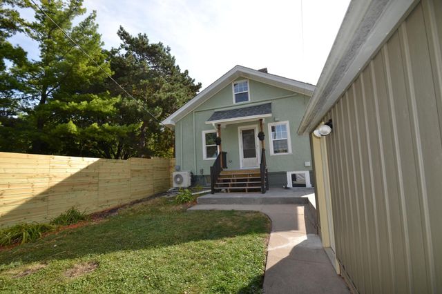 583 Fairview Avenue S, Saint Paul, MN 55116