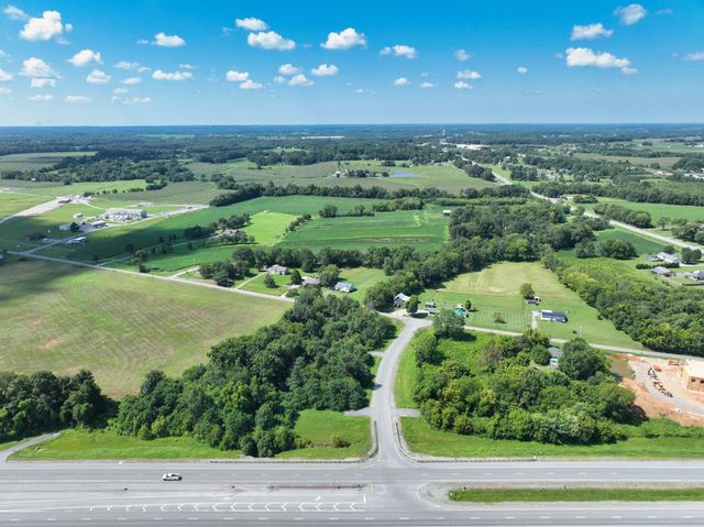 233T T G T Rd, Portland, TN 37148
