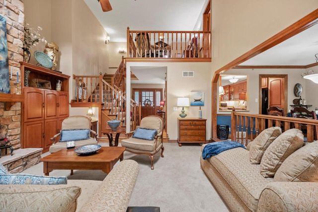 18675 St Andrew LANE #B, Brookfield, WI 53045