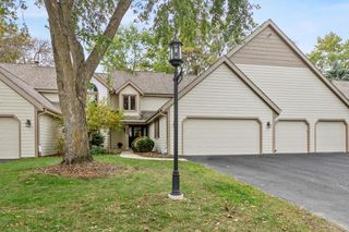 18675 St Andrew LANE #B, Brookfield, WI 53045