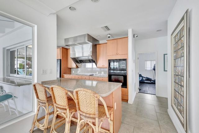 1212 Hillsboro Mile 20, Hillsboro Beach, FL 33062