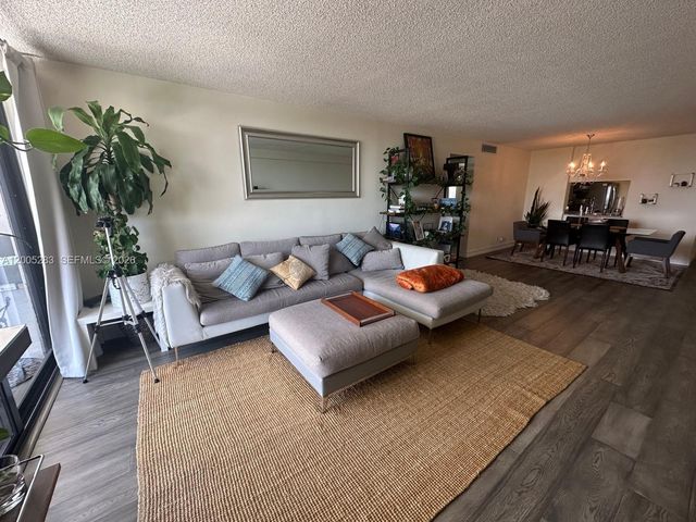 2625 Collins Ave 1508, Miami Beach, FL 33140