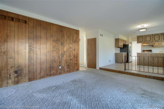1581 Trail Drive, Trenton, MI 48183
