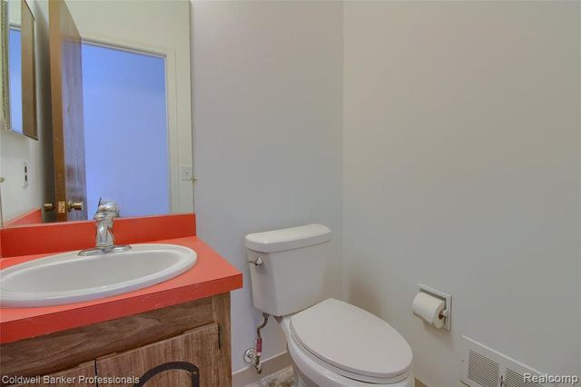 1581 Trail Drive, Trenton, MI 48183