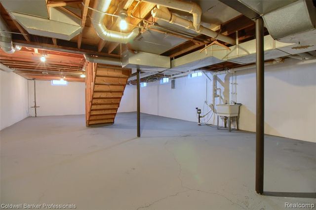 1581 Trail Drive, Trenton, MI 48183