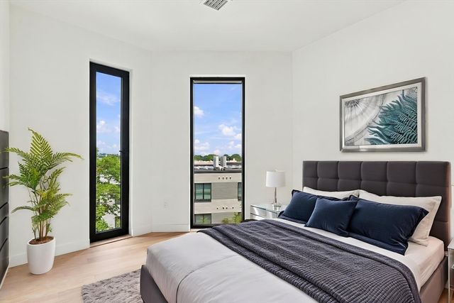 22 High Street 4, Boston, MA 02122