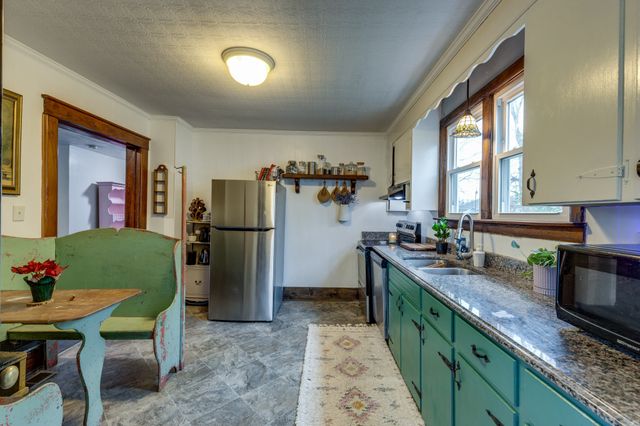 128 W Jackson St, Gallatin, TN 37066