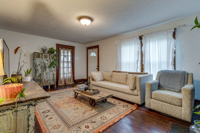 128 W Jackson St, Gallatin, TN 37066