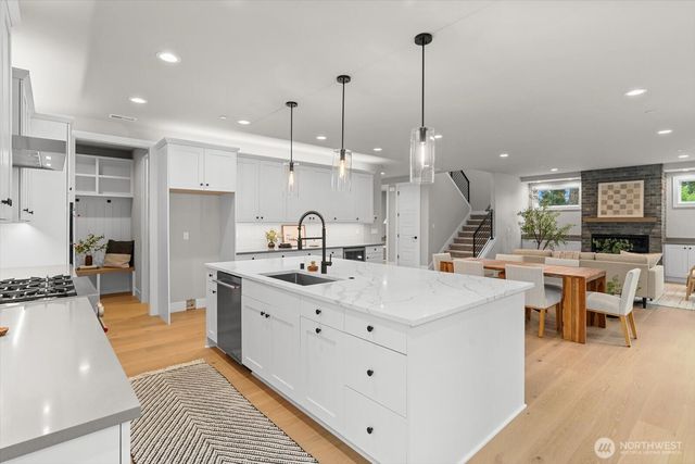 15058 75th Ave NE, Kenmore, WA 98028