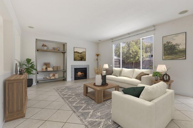 238 Romanov Ct, Patterson, CA 95363