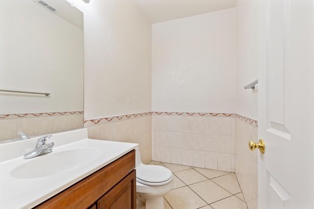 238 Romanov Ct, Patterson, CA 95363