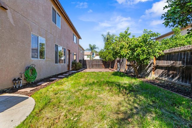 238 Romanov Ct, Patterson, CA 95363