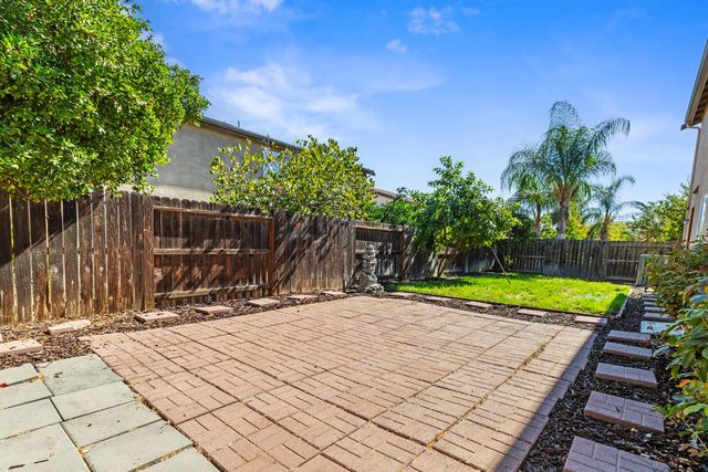 238 Romanov Ct, Patterson, CA 95363