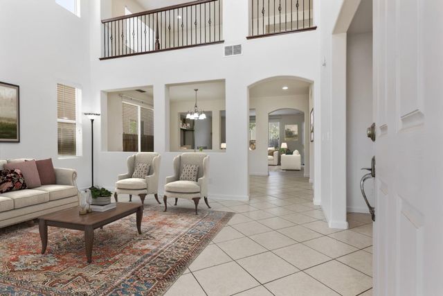 238 Romanov Ct, Patterson, CA 95363