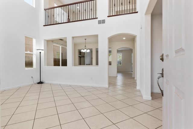 238 Romanov Ct, Patterson, CA 95363