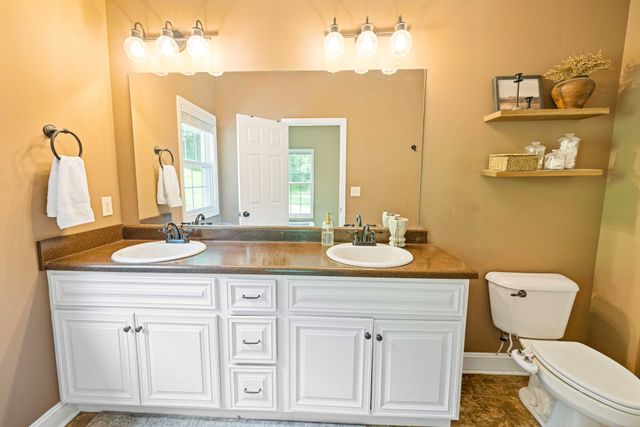 1210 Buckeye Rd, Fayetteville, TN 37334