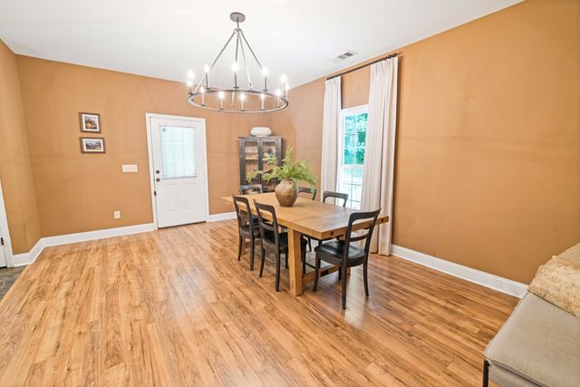 1210 Buckeye Rd, Fayetteville, TN 37334