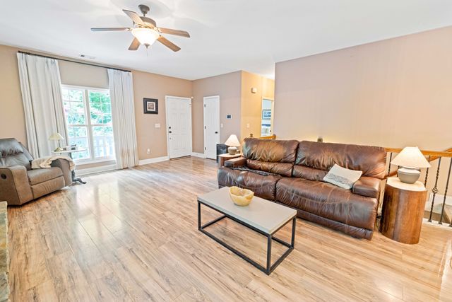 1210 Buckeye Rd, Fayetteville, TN 37334