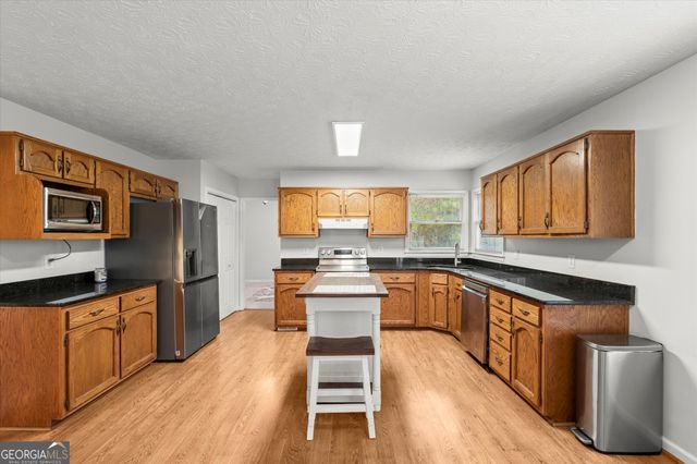 115 Rockhurst Chase, Tyrone, GA 30290