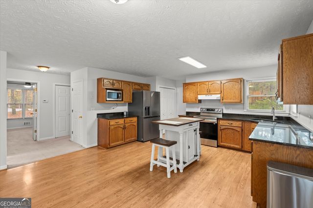 115 Rockhurst Chase, Tyrone, GA 30290