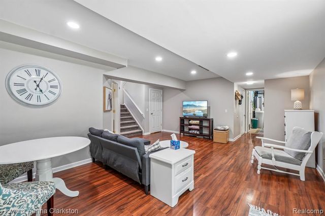 2787 Riverside Drive, Waterford, MI 48329