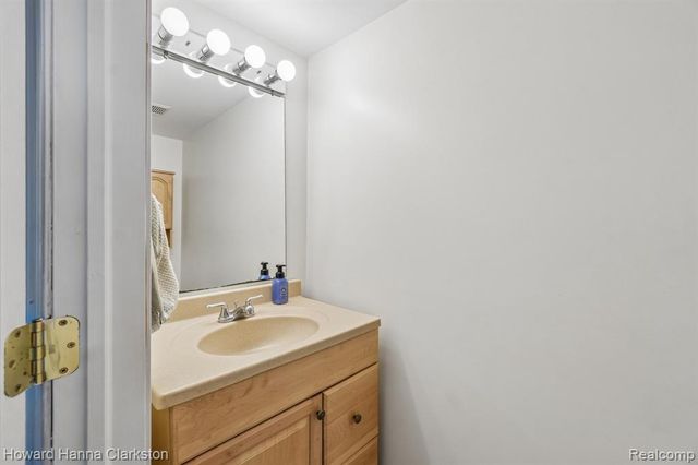 2787 Riverside Drive, Waterford, MI 48329