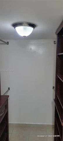 3475 N Country Club Dr 319, Aventura, FL 33180