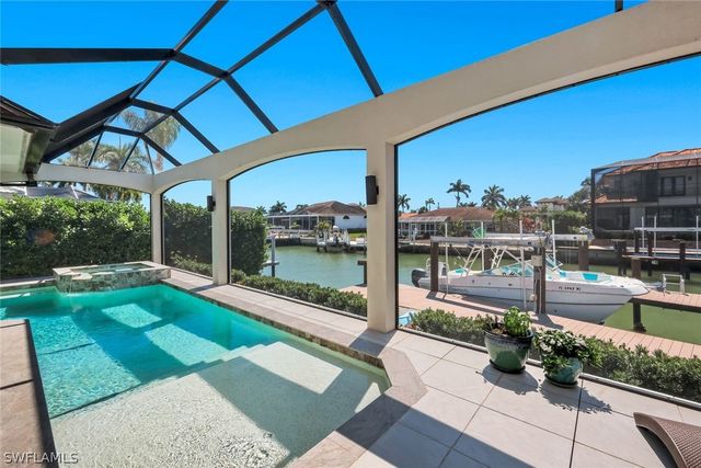 450 Pepperwood CT, Marco Island, FL 34145